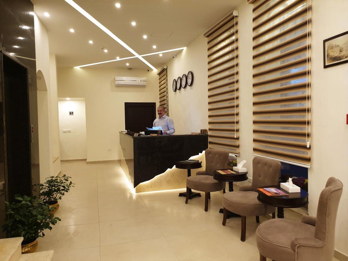 Petra Heart Hotel Wadi Musa Exterior photo